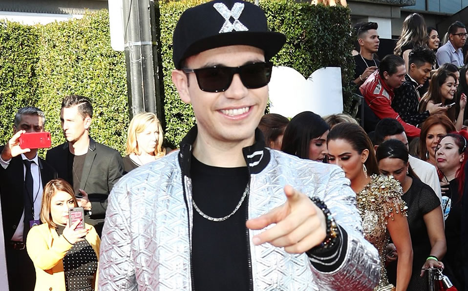 Raymix Cantante De Cumbia Mexicano Se Declara Abiertamente Gay