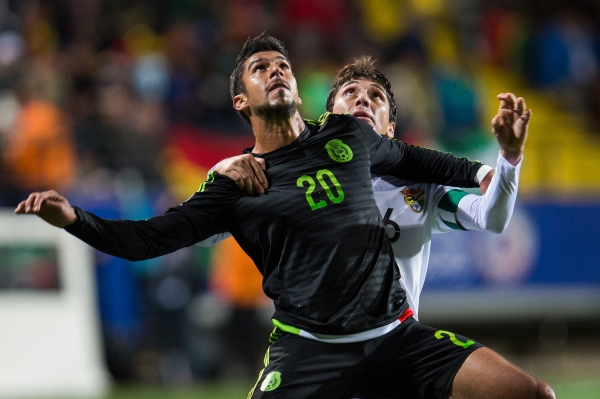 Eduardo Herrera jugó de espaldas al marco ante la férrea marca.