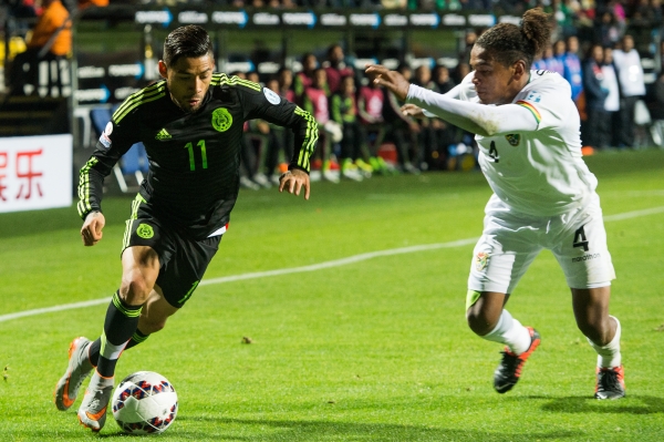 Javier Aquino, relevo en el segundo tiempo, le dio profundidad al ataque mexicano.