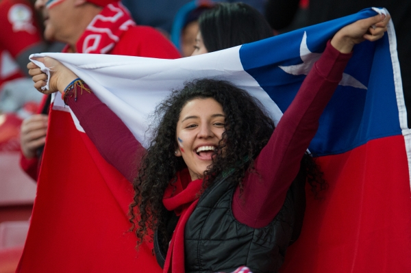 La belleza chilena en las gradas.