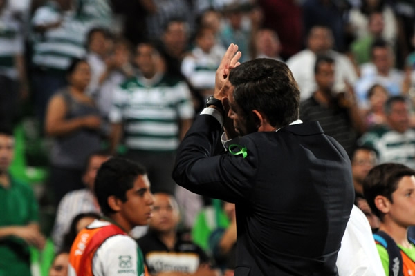 Pese al mal resultado, el luso aplaudió a su afición en el TSM.