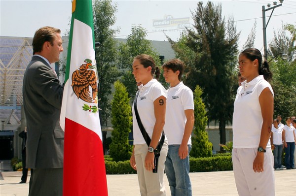 Abanderan a Selección Mexicana de Triatlón