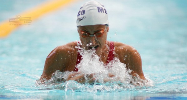 Impone Adriana Marmolejo nuevo récord en 200 metros pecho