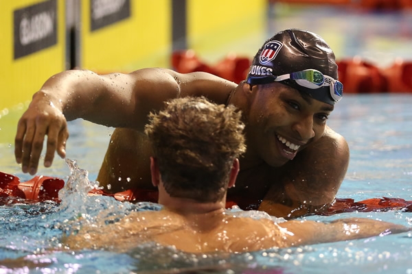 Cullen Jones, Campeón Olímpico de relevos 4x100 m combinado.