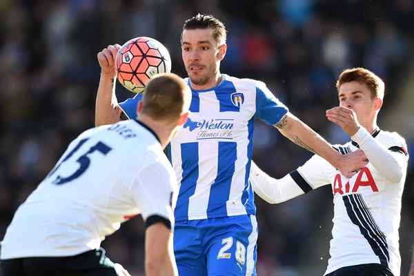 Darren Ambrose, mediocampista del Colchester United de la League One.