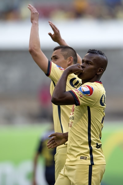 Darwin Quintero también hizo su fiesta.