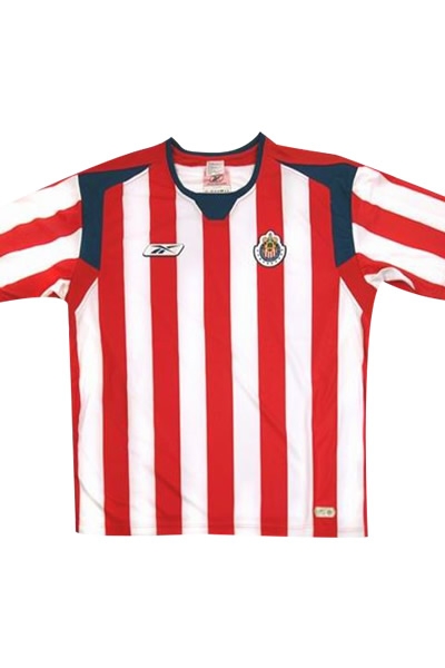 De cara al Clásico Nacional, ¿cuál es tu playera favorita de Chivas?