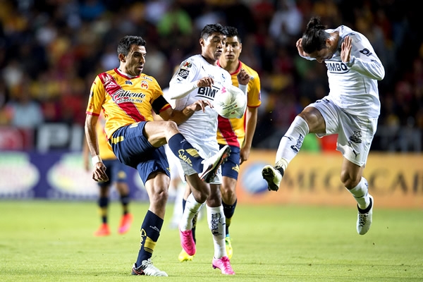 De Nigris no estuvo muy atinado ante la Monarquía.