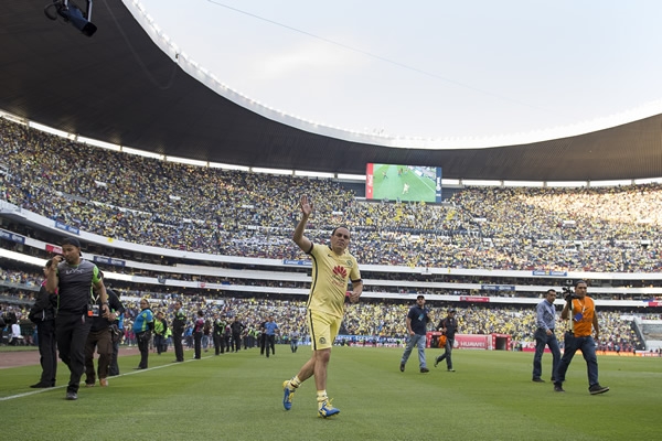 El adiós del ídolo en el Estadio Azteca.