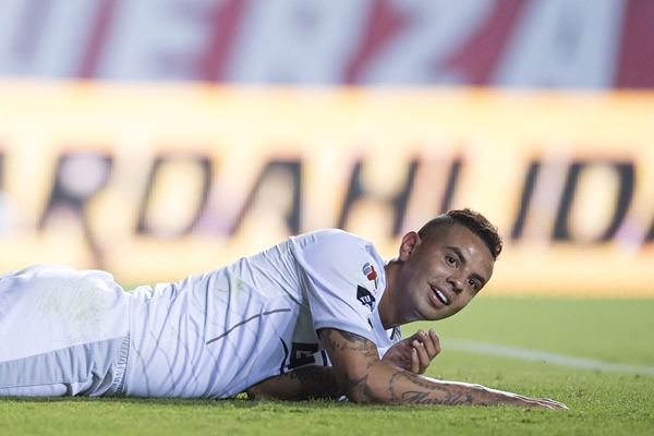 El colombiano no pierde la puntería.