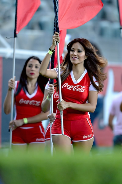 Las guapas tapatías que siempre están en la cancha.