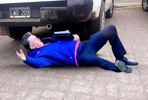 Los memes de la simulación de Van Gaal.