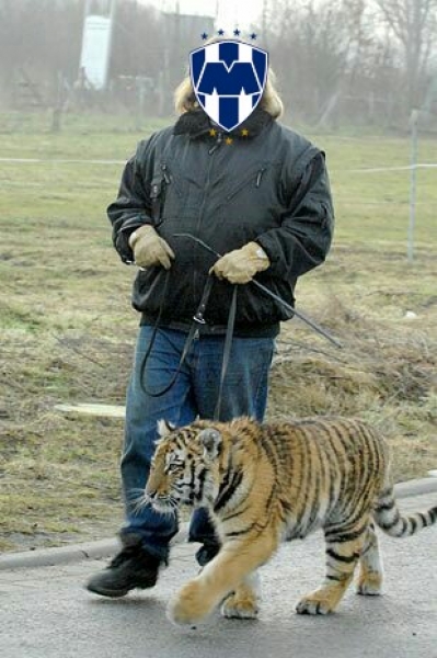 Memes del Clásico Regio 106