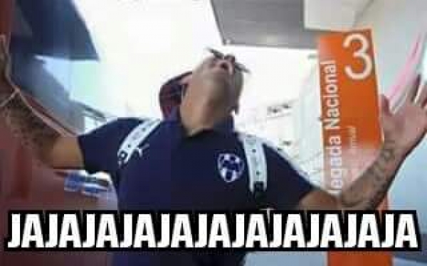 Memes del Clásico Regio 106