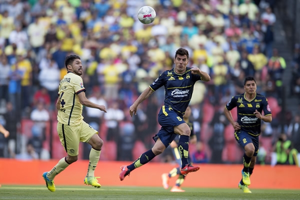 Oribe Peralta se inspiró al tener al Cuau a lado.