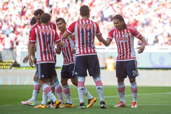 Chivas sumó su sexto partido sin perder en el C2016.