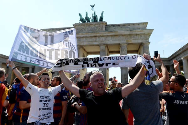 Aficionados de la Juve también dieron su apoyo.