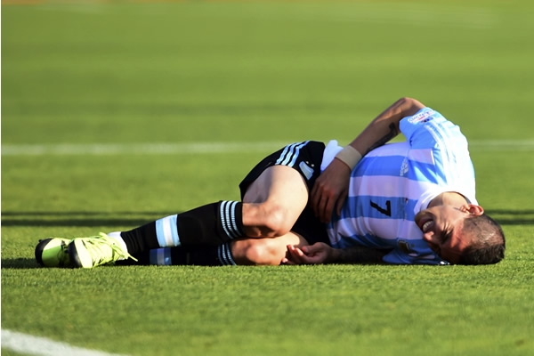 Al 29, Di María tuvo que salir del campo por lesión.