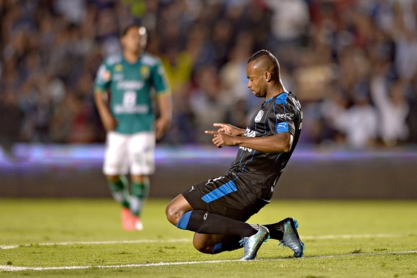 Al minuto 18, el marcador se abrió a favor de Querétaro.
