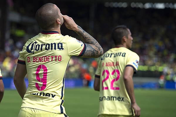 Benedetto reapareció con América y anotó el gol del triunfo.