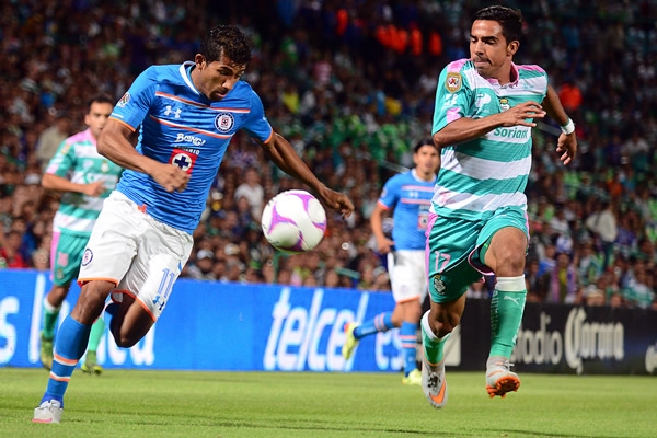 Buena jugada de Joao Rojas, pero en el toque final falló.