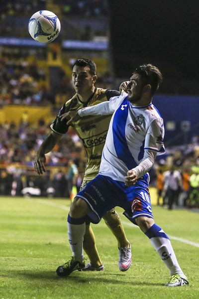 Con el paso de los minutos el gol se veía más lejano.
