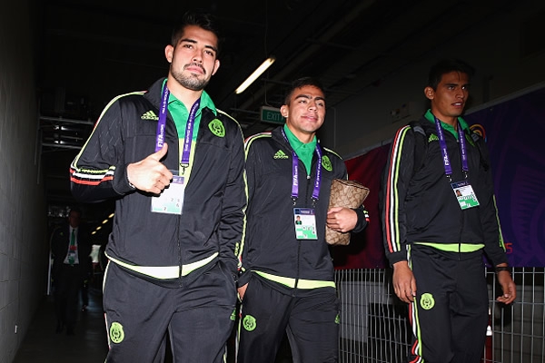 Con gran tranquilidad entraron al recinto los mexicanos.