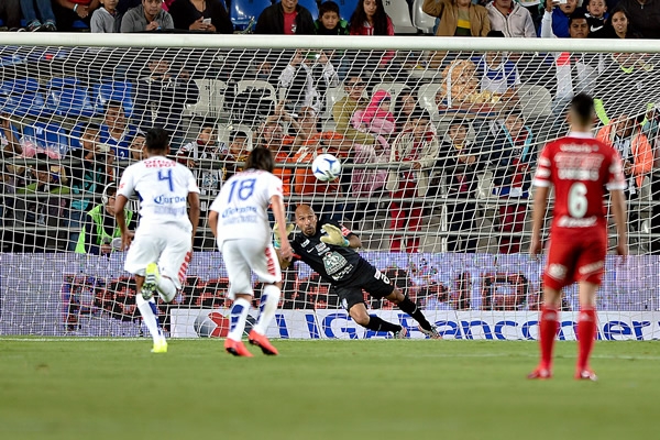 Desde los once pasos, Xolos igualó el marcador.