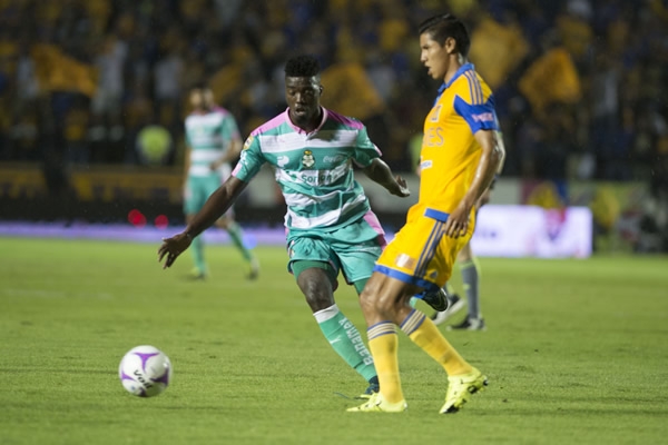Djaniny buscó hacer daño temprano.