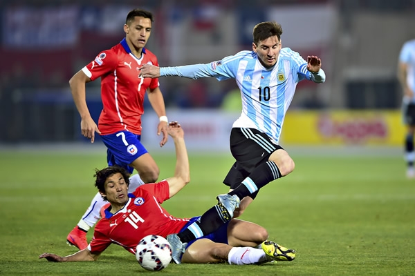 Durante el juego, familia de Messi fue agredida.