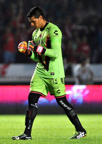 Edgar Melitón se lamenta tras cometer un error que les costó un gol en contra.