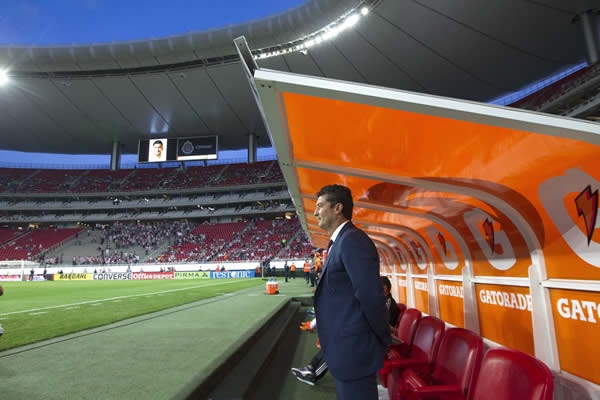 El Chepo estuvo muy atento a su equipo.