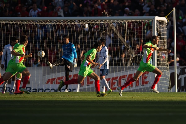El toque a puerta por los de casa fue constante.