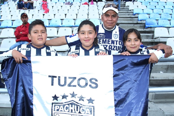 Entre familia, la afición por el fúbol se disfruta más.