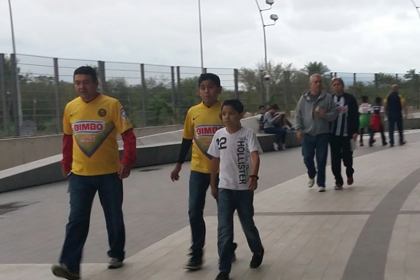 El Estadio BBVA Bancomer fue topado por la afición rayada y azulcrema.