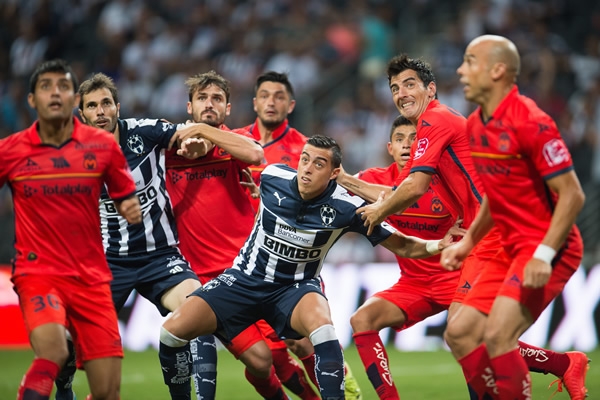 Funes Mori fue bien cubierto por el rival para restarle peligrosidad.