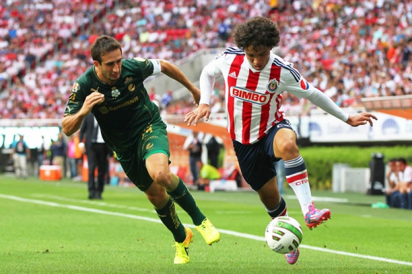 Giovani Hernández fue abucheado por la afición del Rebaño.