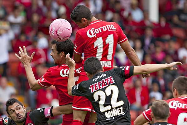 Intensa batalla aérea.