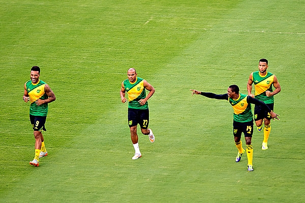 Jamaica salió primero a calentar.