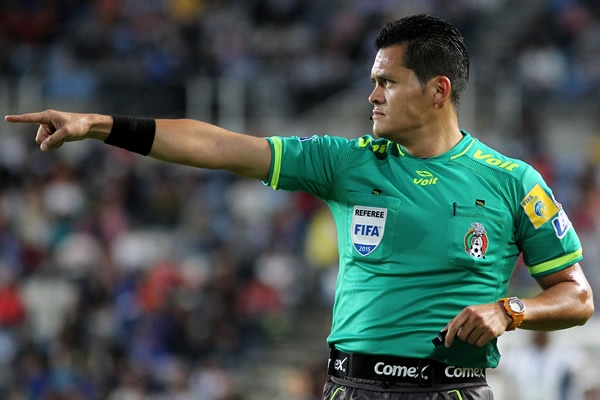 Jorge Antonio Pérez fue el silbante del duelo en Pachuca.