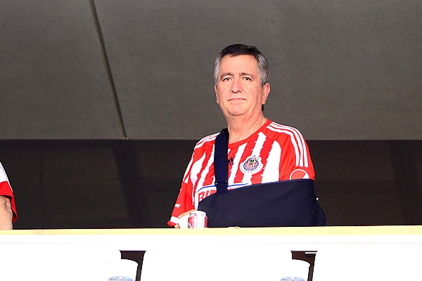 Jorge Vergara presenció el debut de Matías Almaeyda.