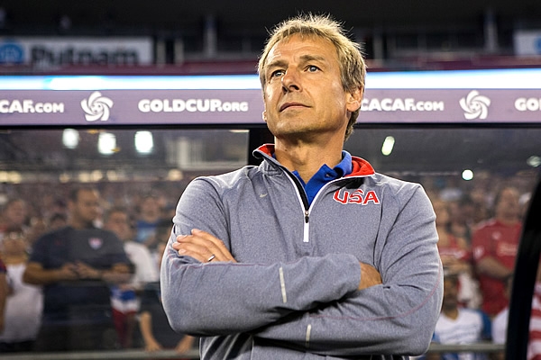 Jurgen Klinsmann sufrió en el primer tiempo.