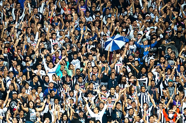 La afición de Rayados apoyó con todo a su equipo.