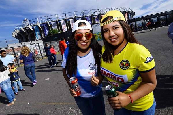 La amistad no se descompone por colores diferentes.