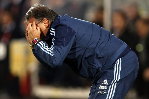 La desesperación se apodero de Martino, timonel de Argentina.