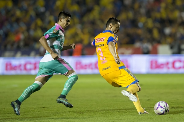 La intensidad se dejó ver temprano en el duelo.