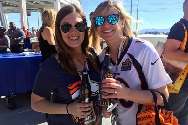 Las bellas asistentes al Super Bowl.