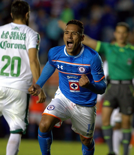 Leao fue el héroe de la tarde celeste.