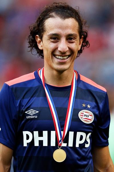 Los años pasan por los deportistas. Andrés Guardado.