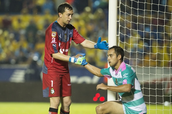 Marchesin tuvo errores y aciertos.